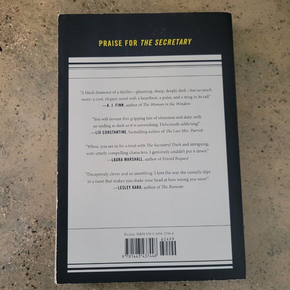The Secretary Paperback Thriller Novel by Renee Knight - GUC - Picture 5 of 6